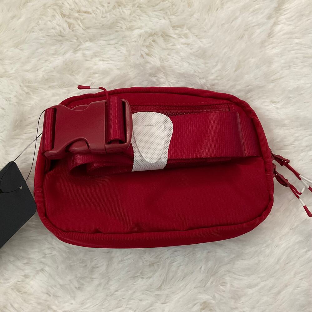 Fabletics Red Belt Bag - NEW - Picture 3 of 7